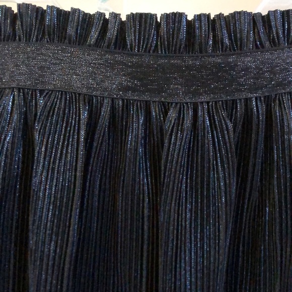 Black shimmer skirt - Picture 2 of 4